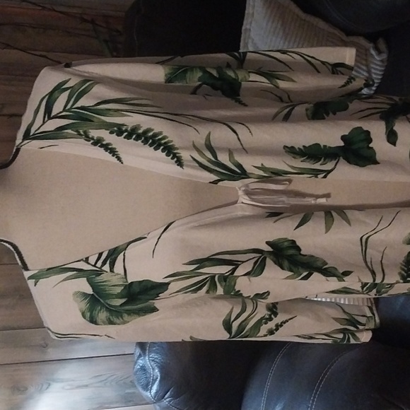 CJ Banks White Open Tie Front Cardigan with Green Palm Leaves Size XL - Picture 2 of 10